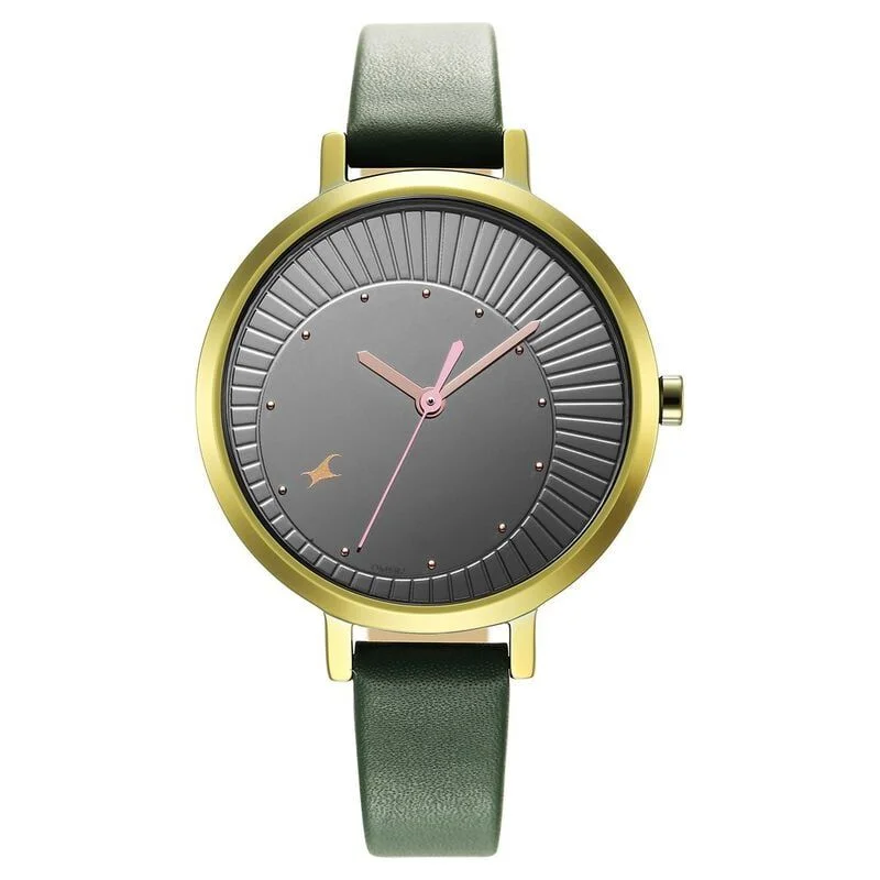 Fastrack Style Up Black Dial Leather Strap Watch for Girls (NS6230QL01)
